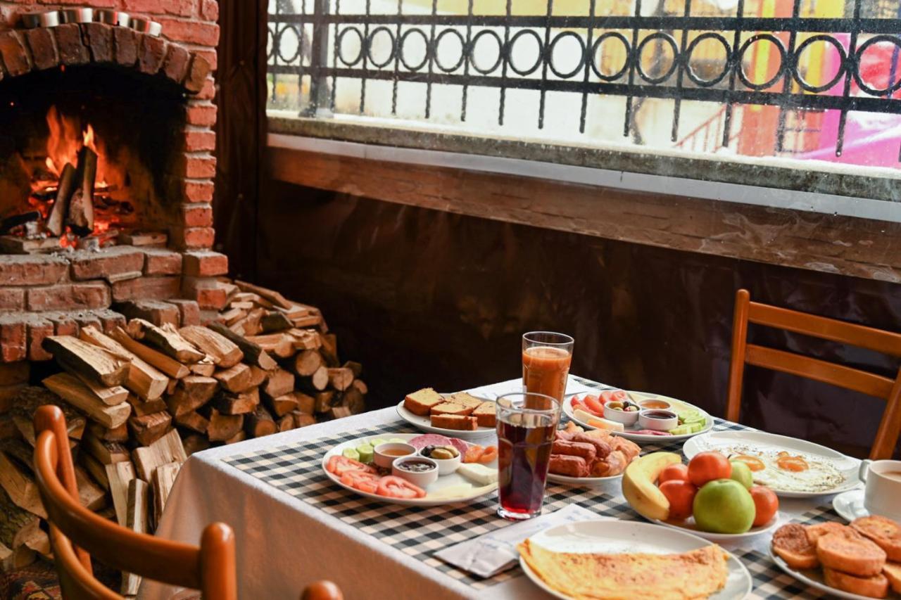 April Hotel イスタンブール エクステリア 写真