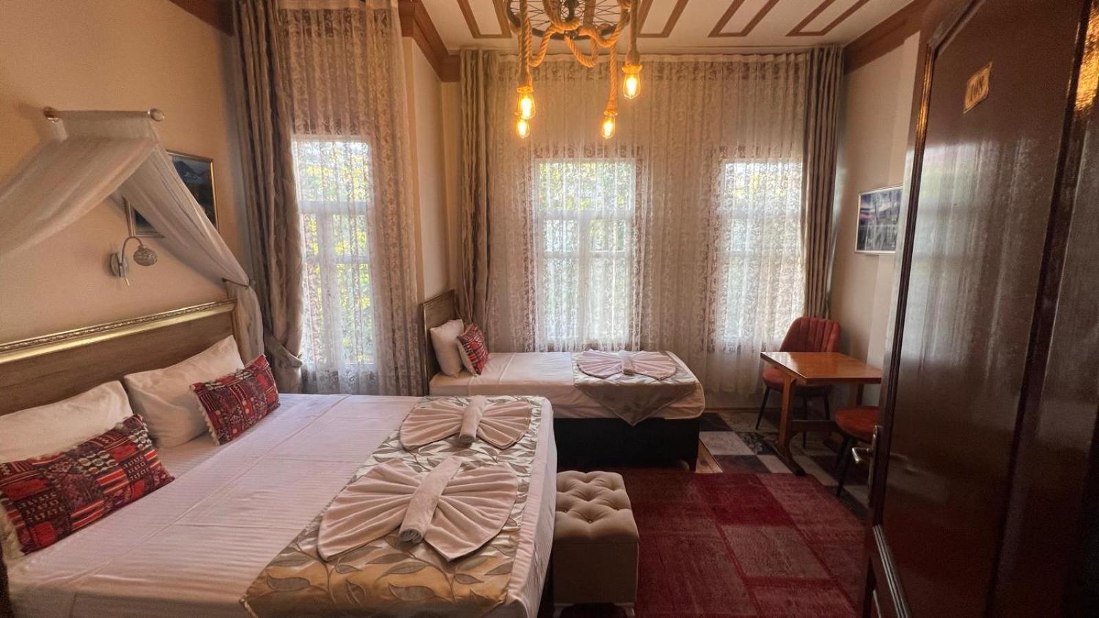 April Hotel イスタンブール エクステリア 写真