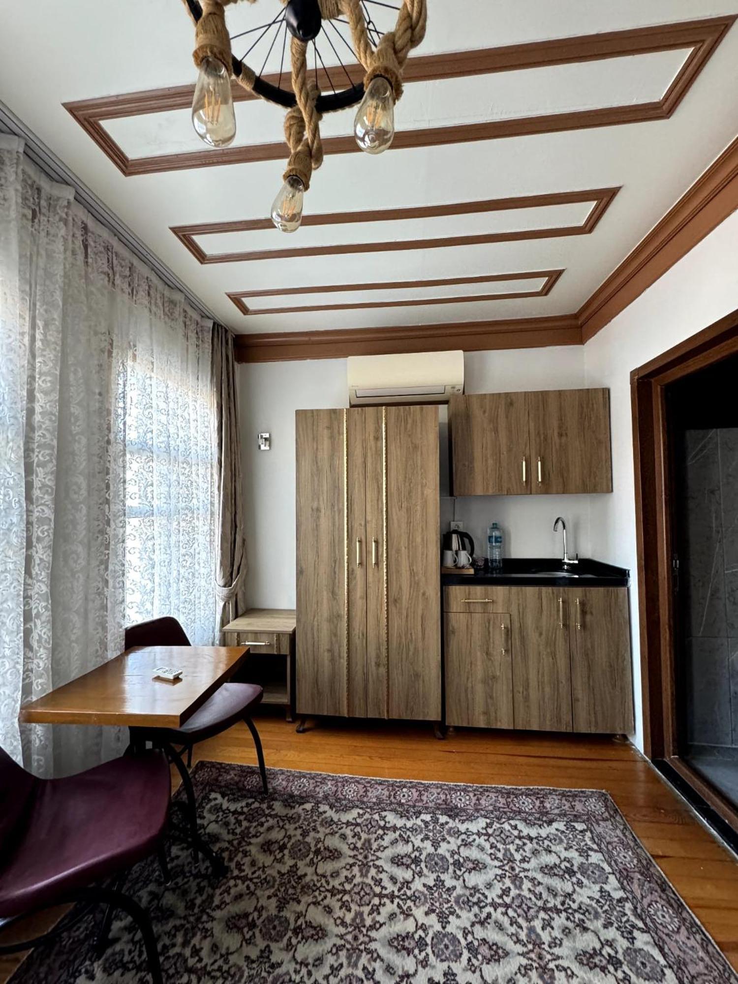 April Hotel イスタンブール エクステリア 写真